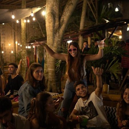Hidden House Hostel Party Montanita Bagian luar foto