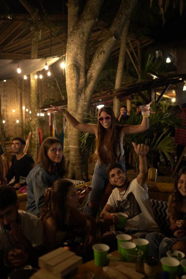 Hidden House Hostel Party Montanita Bagian luar foto